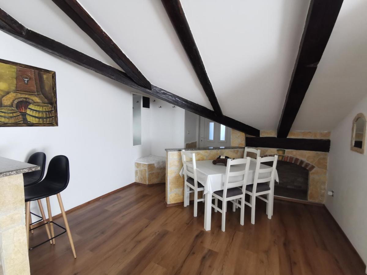 Loft Apartment Pula Exterior photo