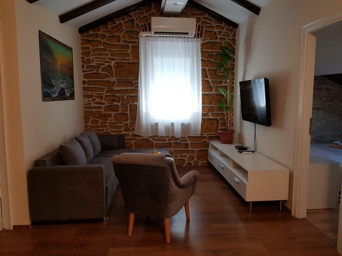 Loft Apartment Pula Exterior photo